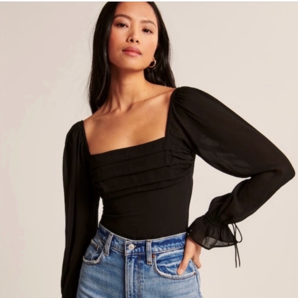 Abercrombie pleated tie long sleeve smocked top